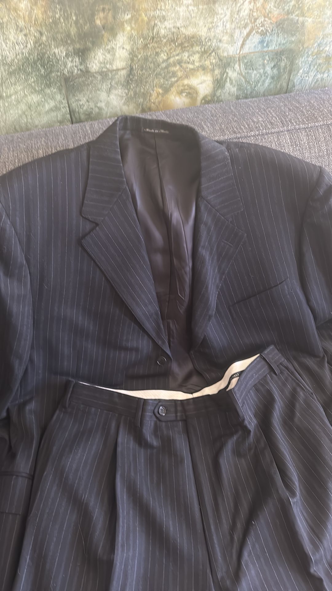 Men’s two-piece suit made in Italy size 48 long pants 40 x 32 pick up in Jefferson Park