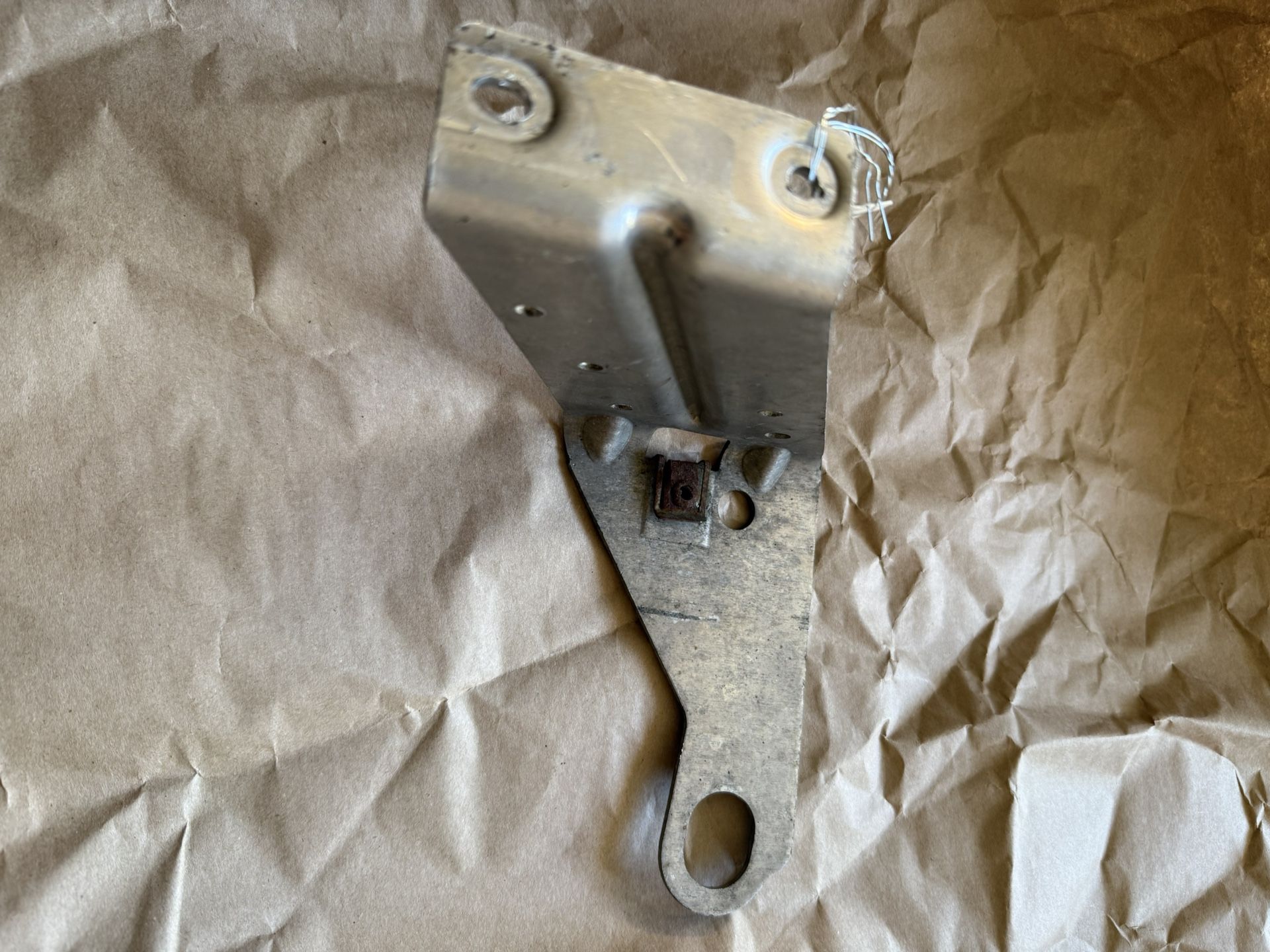 Bmw X5 E70 2007-2013 Right Engine Compartment Bracket 