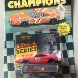 NASCAR RACING CHAMPIONS BOBBY ISAAC #71 DODGE  DAYTONA 1:64 RACE CAR DIECAST NEW