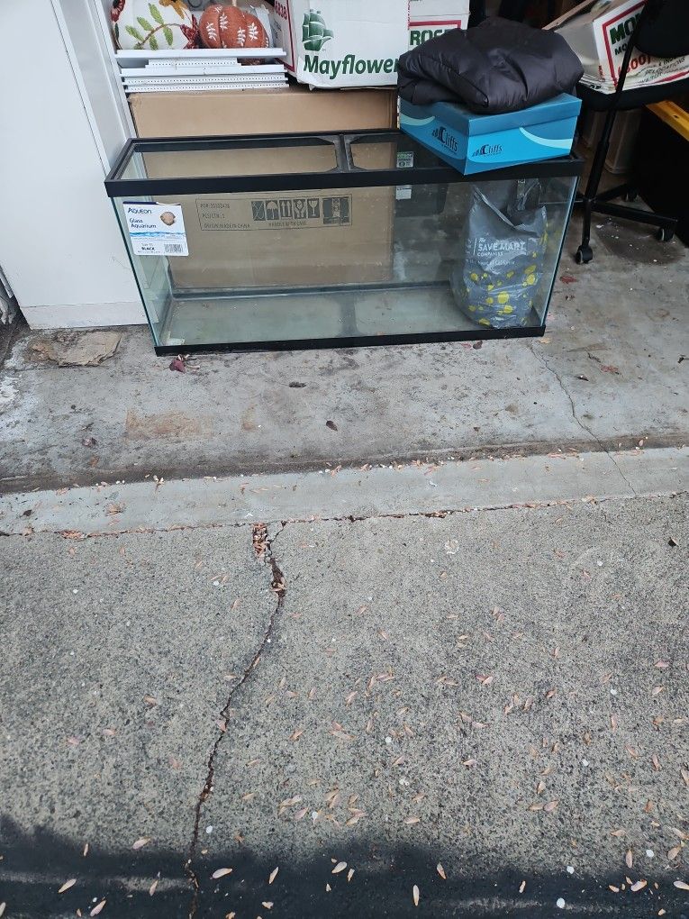 55 Gallon Aquarium Tank 120 O.B.O
