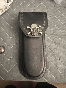 Leather skull knife sheath with knife