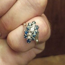 10 Kt White Gold Sapphire Cluster Ring  