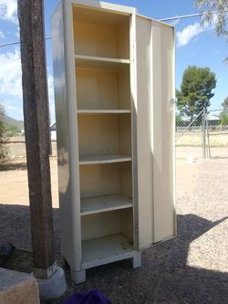 Metel shelf