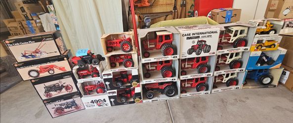 ERTL 1:16 SCALE TRACTOR