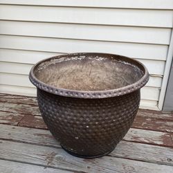 Plant Pot / See all Pictures posted/ Pickup is In Lake Zurich 