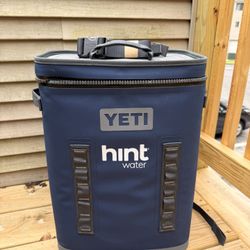 Yeti Hopper Backflip 24 Backpack Cooler, Blue, Like New