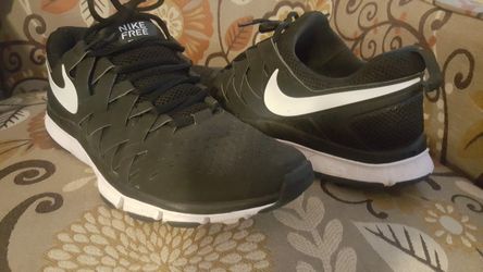 Nike free black shose.