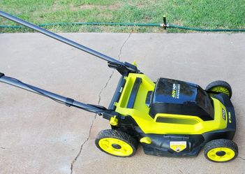 Ryobi 20" Lawn mower comes with Ryobi blower