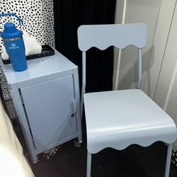 Room Essential Locker And Chair