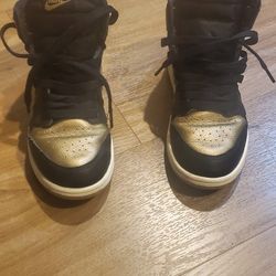 Air Jordan Black And Gold