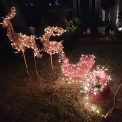 Complete Yard Set Up Christmas Reindeer And Christmas Sleigh With Lights 
