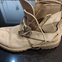 Timberland boots   size 8 1/2. 