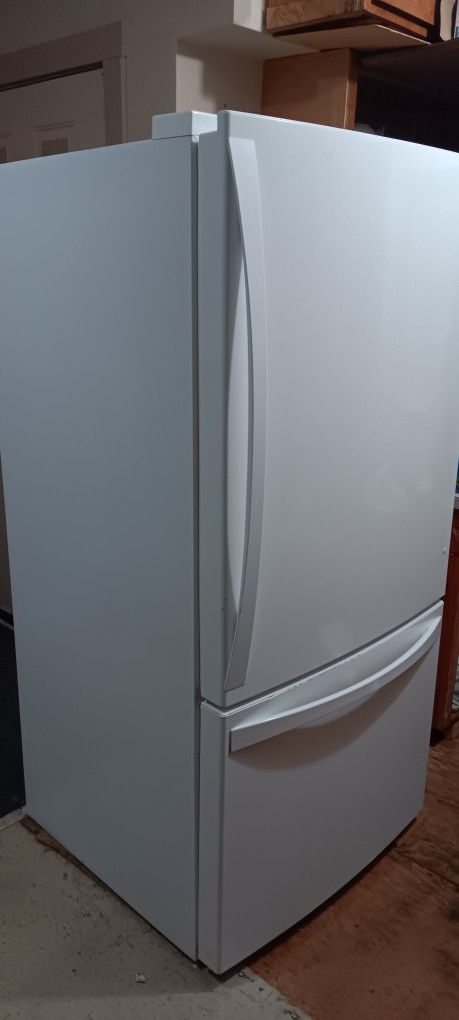 Kenmore Refrigerator ELITE (contact info removed)2.312