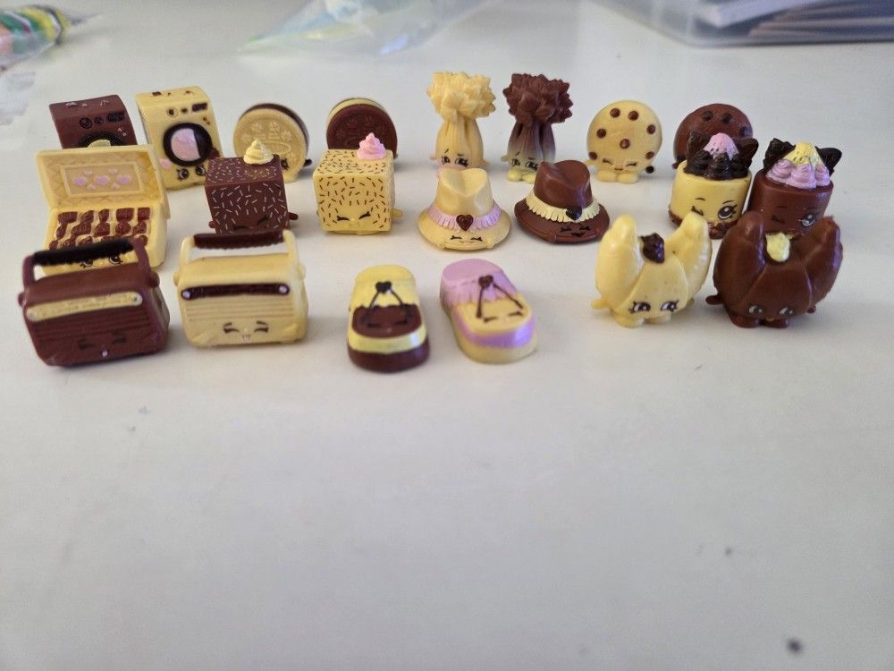 Shopkins Loose Lot Chocolate And Vanilla Edition