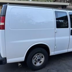 2015 GMC Savana G2500 3D Cargo Van (cng)
