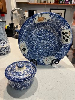 Vintage Blue Sponge Ware Farmhouse Dish Set with Free Stand