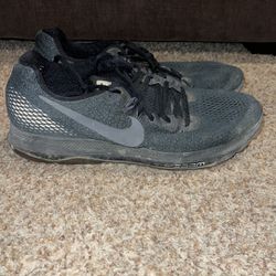 Nike Zoom All Out Low Men's Size 12 Sneakers Shoes Black Gray Athletic. Soles are a lil worn see pics
