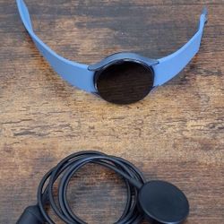 FOR SALE – Samsung Galaxy Watch 5 (44mm)
Model: SM-R910
Condition: Pre-owned – good condition