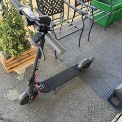 NAVEE V25 Pro Electric Scooter