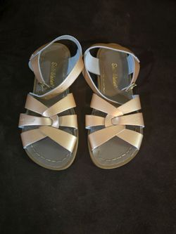 Rose Gold Salt Water Sandals Girls Size 4/ Women's Size 6