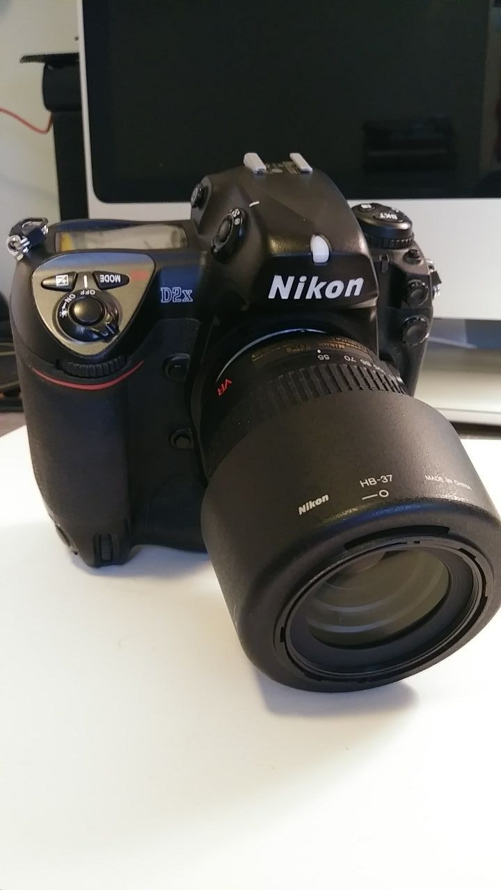 Nikon D2x with 55-200 mm 1.4:5.6 vr lense