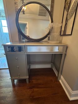Desk / vanity