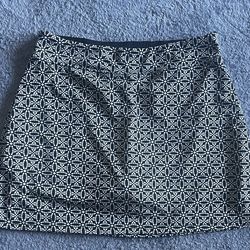 Geometric patterned black and white skirt