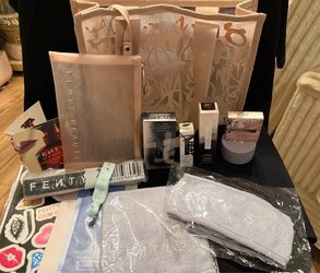 Limited edition Fenty tote bag!!! Comes as kit!