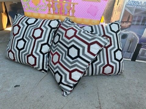 Set Of 3 Decorative Pillows