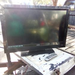 32-in TV With Remote $25 