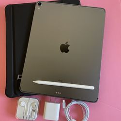 Apple IPad Pro 12.9” 3rd Generation (Face ID/Liquid Retina Display) 256GB WiFi + cellular (Unlocked) with keyboard, Pen & Accessories 