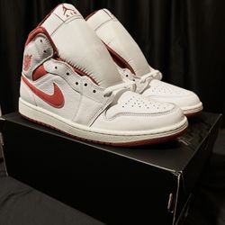 Jordan 1 Mid SE