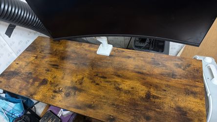 Desk with 1080p monitor 120hz