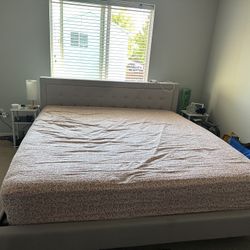 King bed with Mattress 
