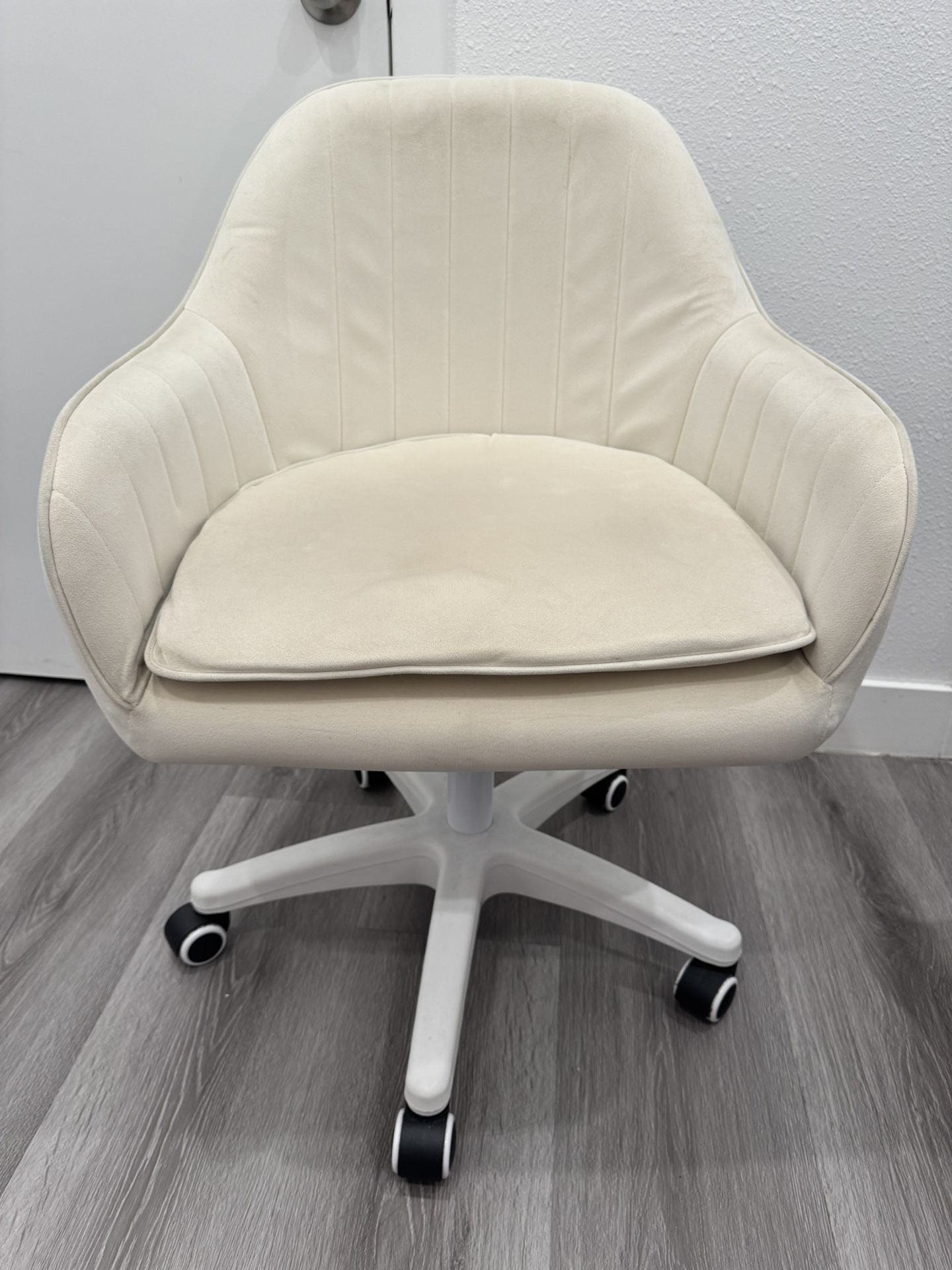 Desk Chair/ Office Chair