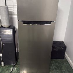 Magic Chef Refrigerator 