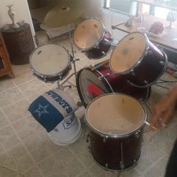 Drum Set-Full Very Great Condition All The Way Around 250$ OBO
