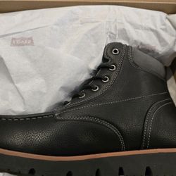 Levi's Shoes Size 9