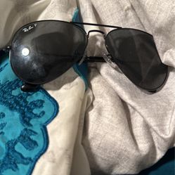 Raybands Sunglasses For Men Like New 