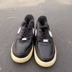 Nike Black Air Forces 
