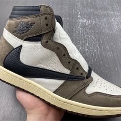 Jordan 1 Travis Scott Mocha - Size 10