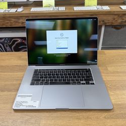 16" MacBook Pro Touchbar*500GB SSD*16GB RAM*2.6Ghz Intel 6 Core i7