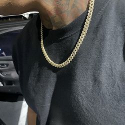 18k Gold Chain Necklace 