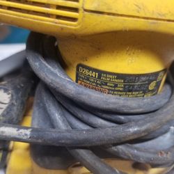 Dewalt 1/4 Palm Sander