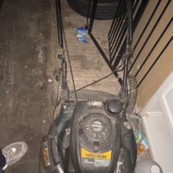 Yard man Lawnmower 