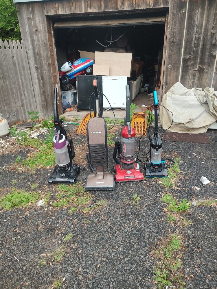 Vacuum Cleaners-lot Of 4