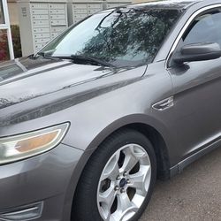 2013 Ford Taurus 