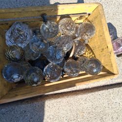 VINTAGE GLASS DOOR KNOBS & PULLS