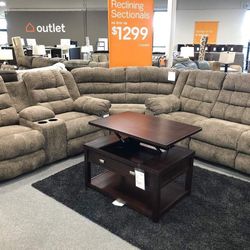 Workhorse Cocoa Reclining Sectional /couch /Living room set