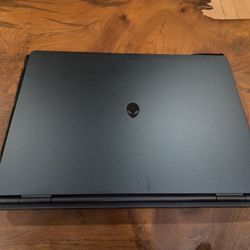 ALIENWARE AURORA GAMING LAPTOP 